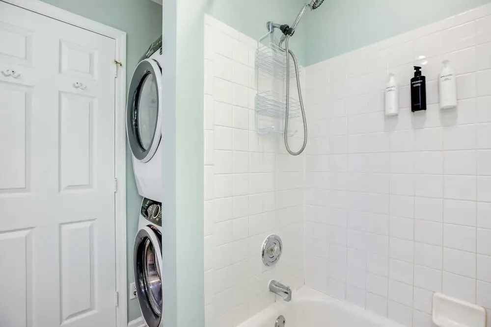 Linger Longer by Avantstay Key West Walkable Gated Community, Shared Pool Month Long Stays Only