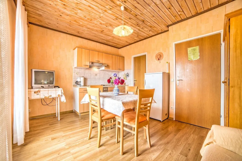 Apartments Javoran 3108