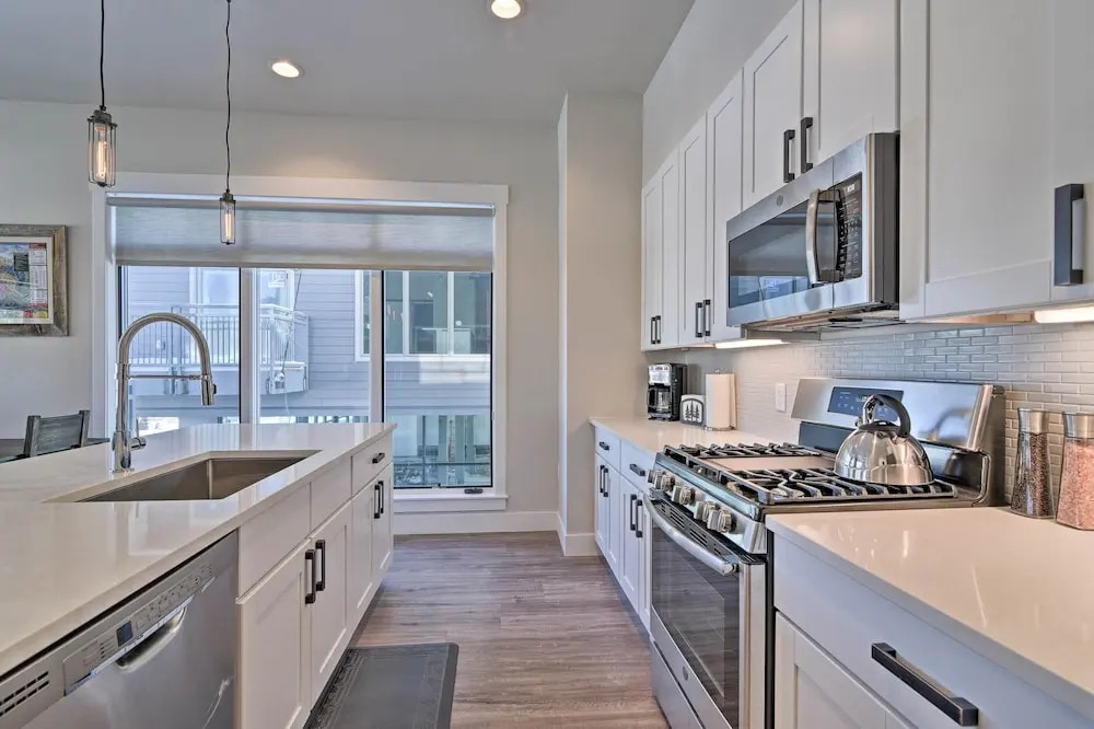 Downtown Winter Park Condo - 3 Miles to Ski Resort