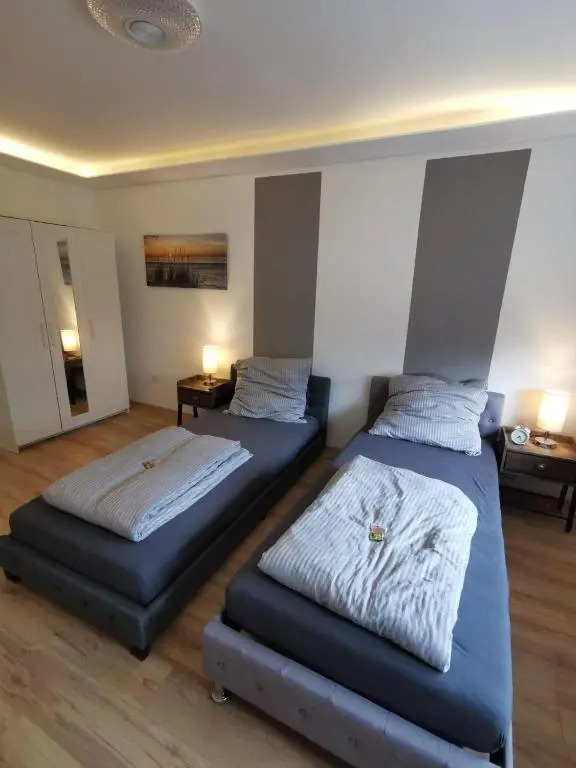 Frisch sanierte Ferienwohnung 2 min vom Südstrand - Balkon - PAY TV
