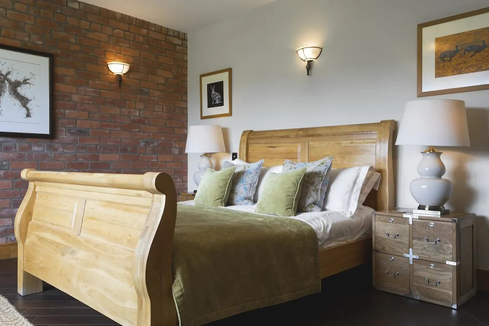 Lyth Valley - X6 Bed Country House Ridgestone
