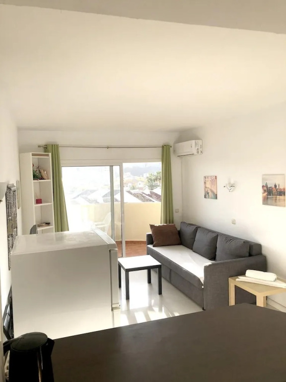 Apartment with One Bedroom in Benalmádena, with Wonderful Sea View, Shared Pool And Furnished Terrace - 500 M From the Beach