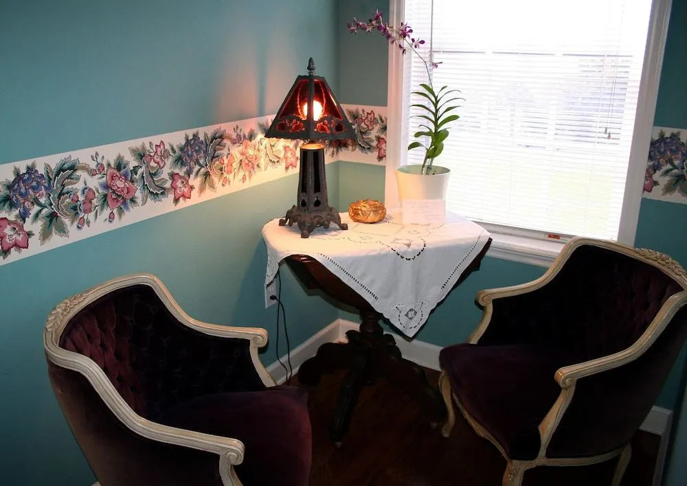 Heron Cay Lakeview Bed & Breakfast