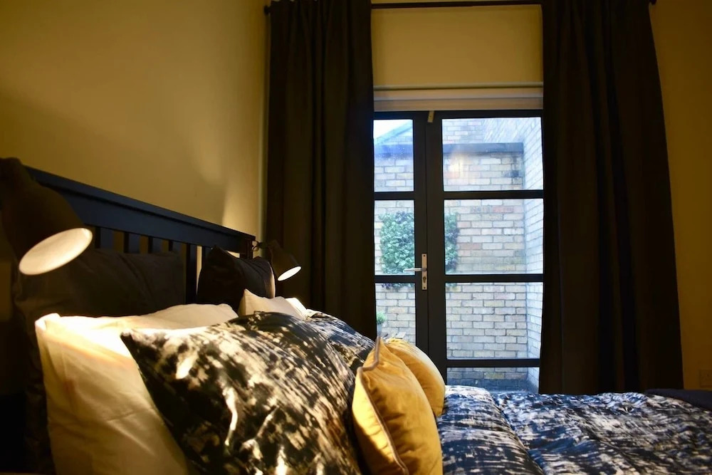 Newly Refurbished 2 Bedroom Townhouse in Dublin 4
