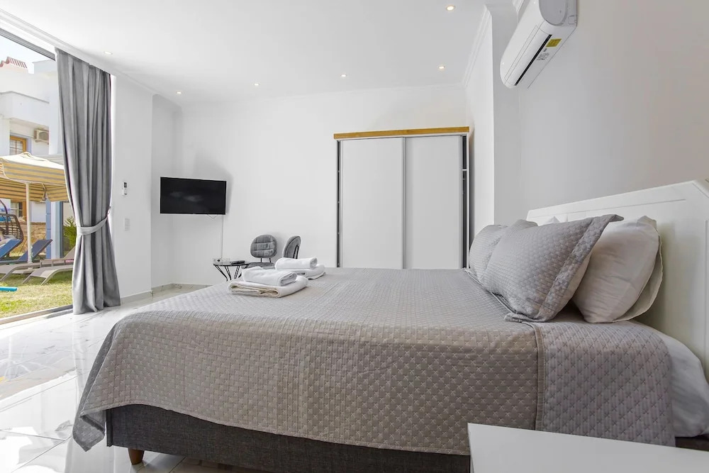 Nur Suites & Hotels