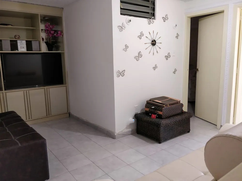 Luxury Modern & Elegant Estrato