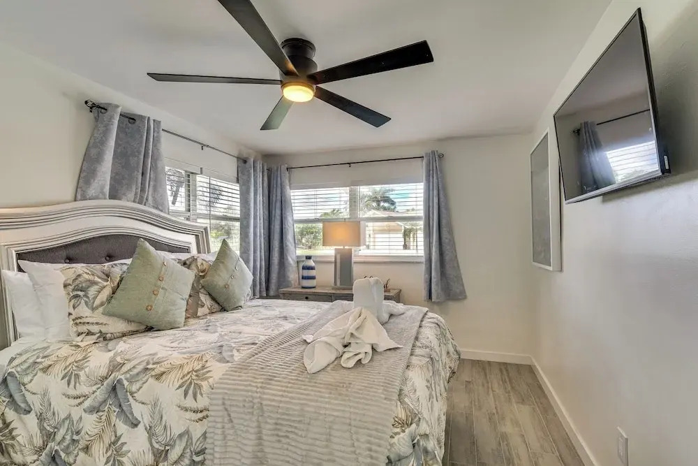 Fish & Swim: Waterfront Home w/ Dock in Cape Coral
