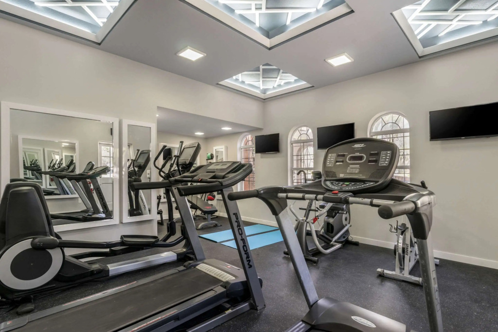 Clarion Pointe Tampa-Brandon Near Fairgrounds and Casino