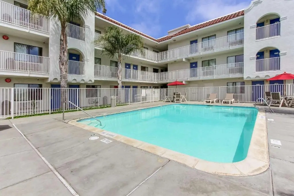 Hotel B5 -Watsonville