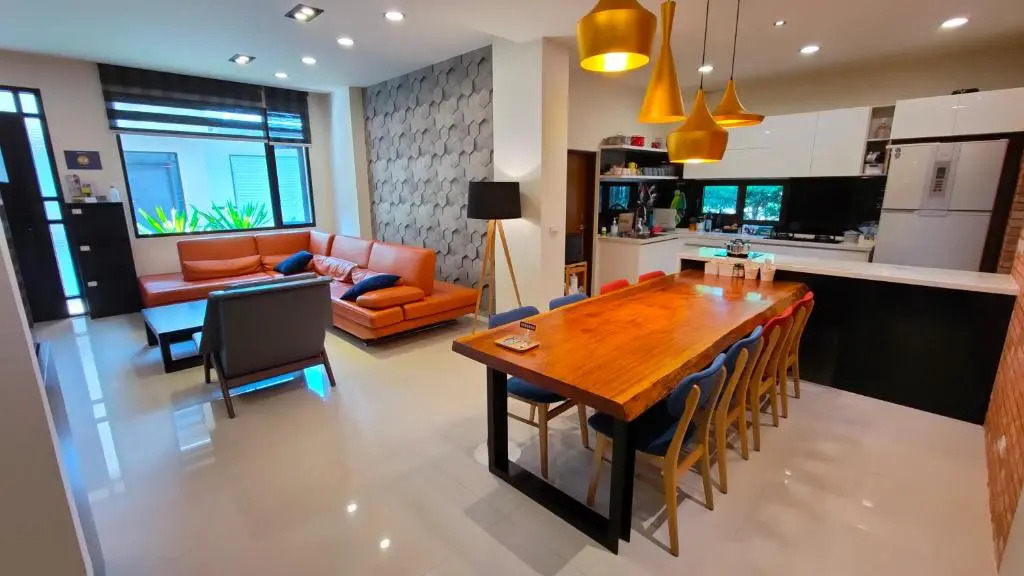 Riverbank Villa