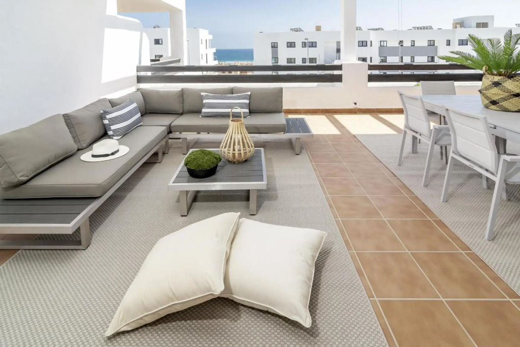 Dja- Modern 2 Bedroom Apartment Close to Beach