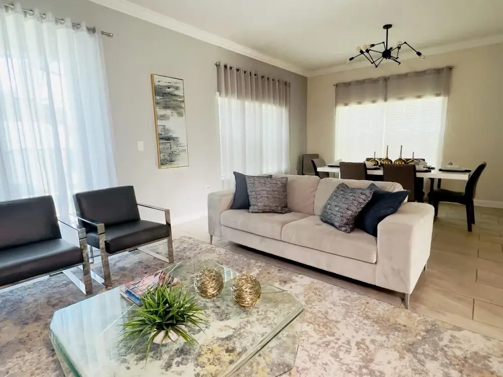 Charming two themed bedrooms townhome near Disney