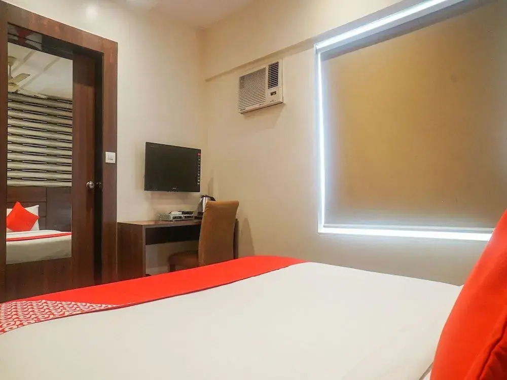 OYO Flagship 15614 Hotel Olive KEM Hospital