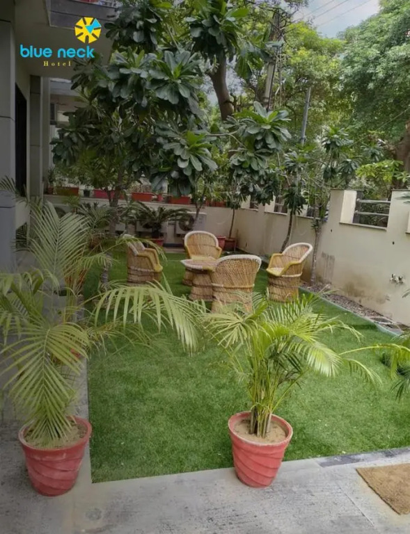 Hotel Blue Neck Hudda City Centre Fortis Hospital