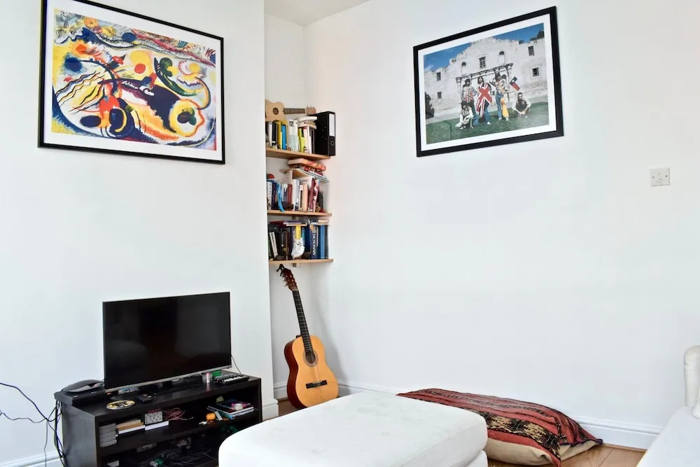 Modern 2 Bedroom Flat in Chalk Farm