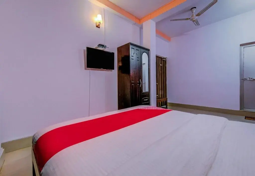 Hotel Deshbandhu By OYO Rooms