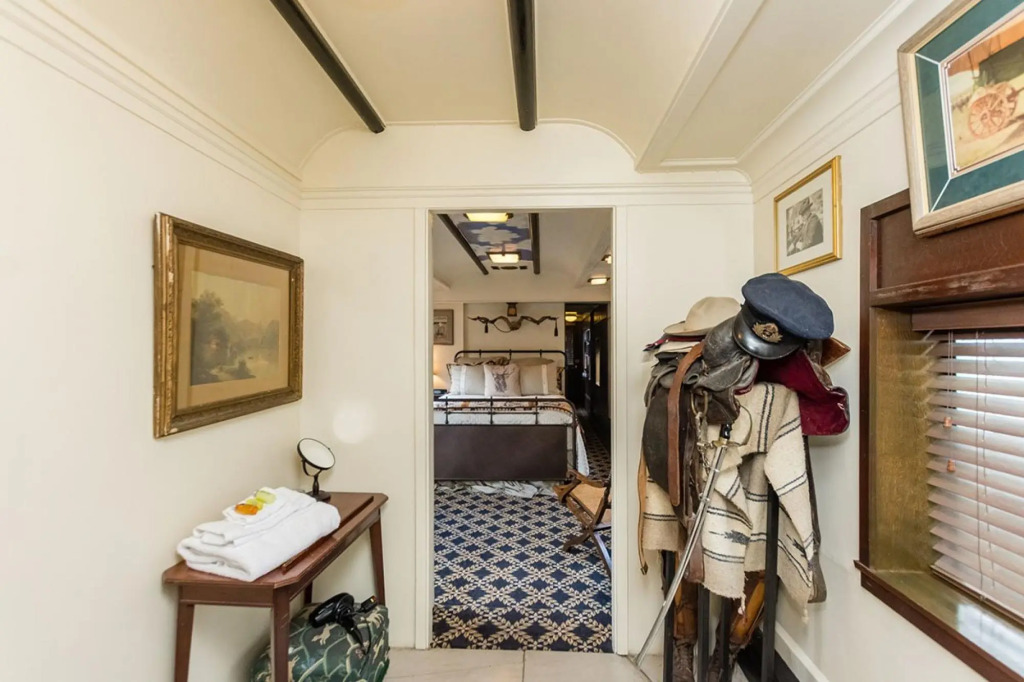 Pullman Train Car