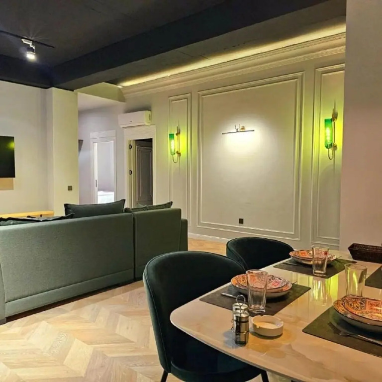Luxury City Apart Hotel