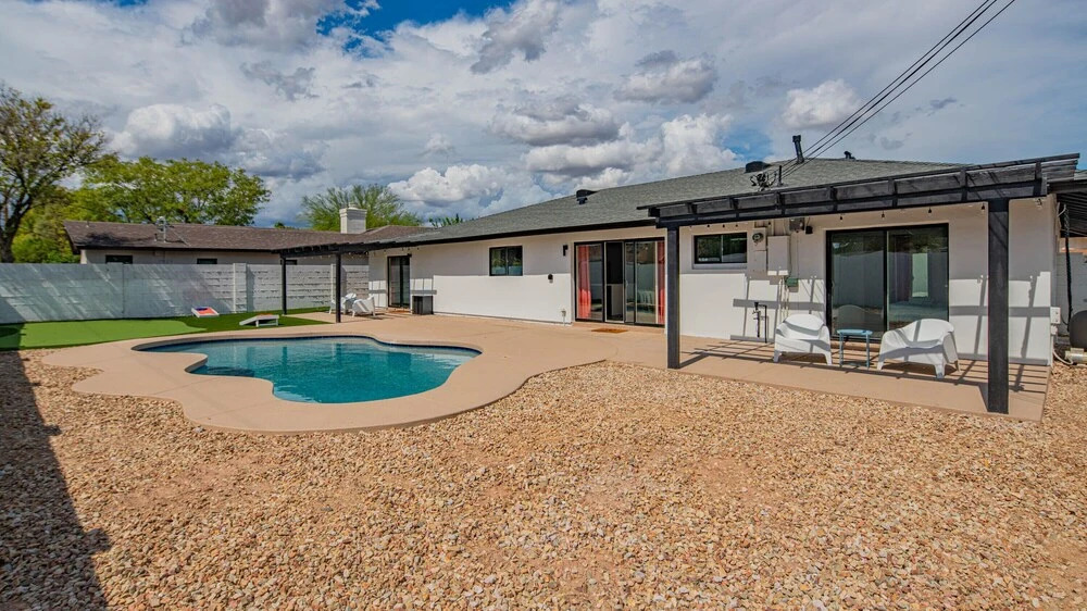 Spacious 4BR Near Old Town by WanderJaunt