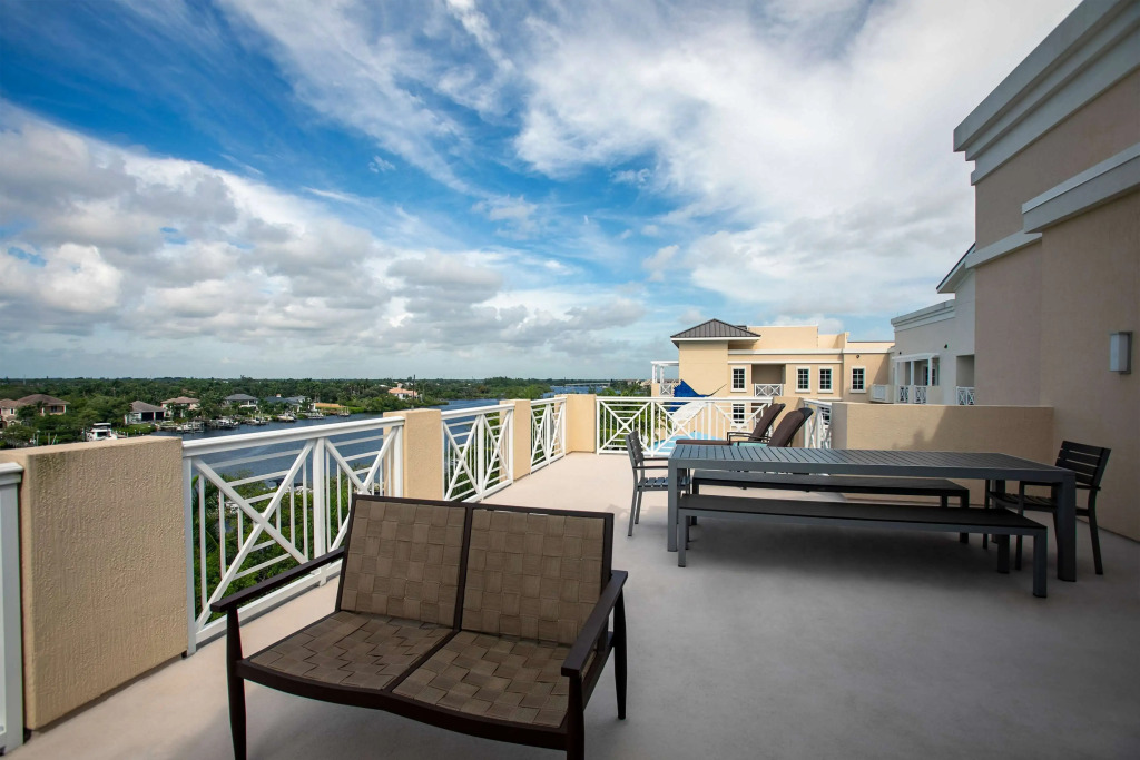 Wyndham Grand Jupiter at Harbourside Place
