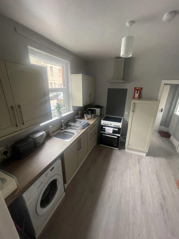 Sleeps 14 Cardiff City Centre
