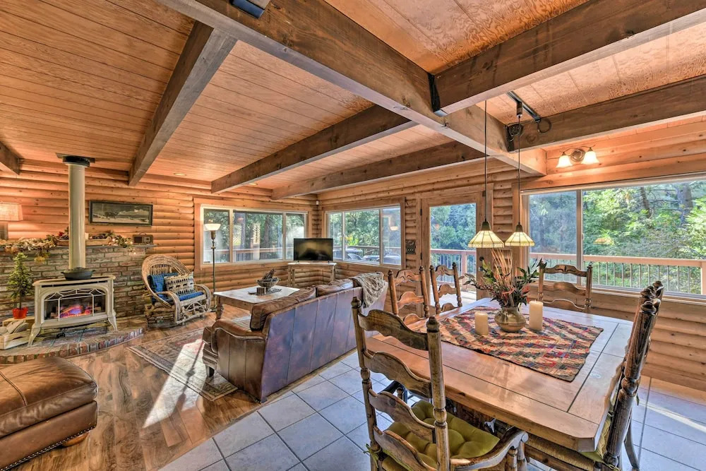 Near Vineyards: Cabin w/ Hot Tub in Pollock Pines!