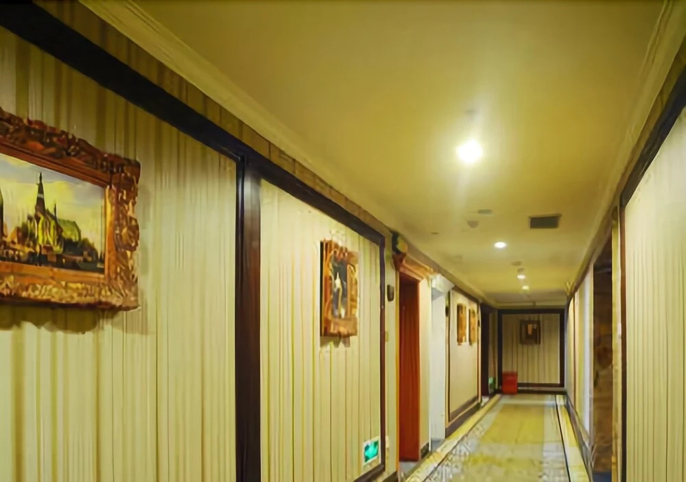 Chongqing Shengteng Yiran Hotel