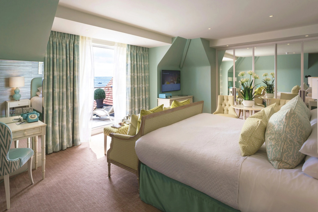Roslin Beach Hotel