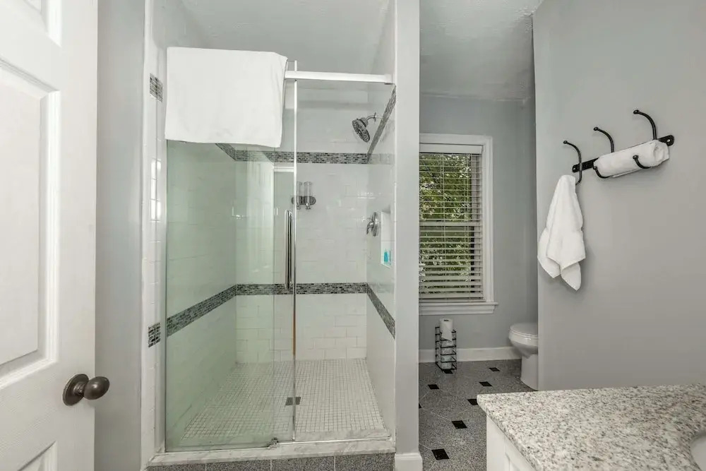 La Dolce Vita Retreat w Hot Tub