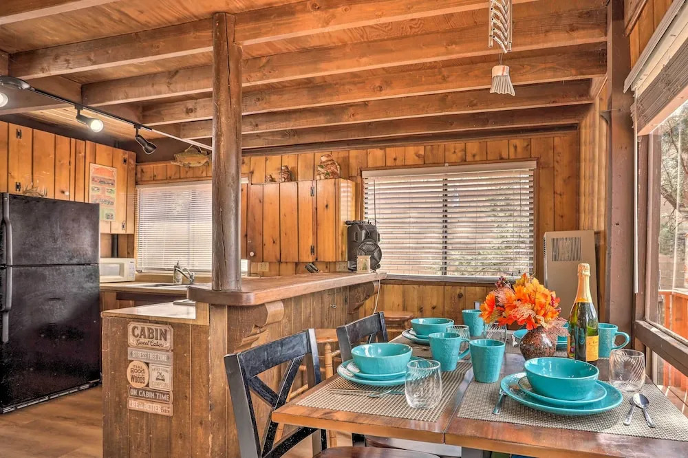 Quiet Big Bear City Cabin w/ Loft: 5 Mi to Village
