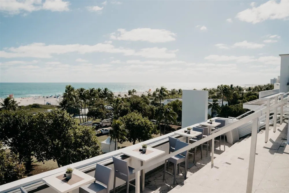 Allure Suites