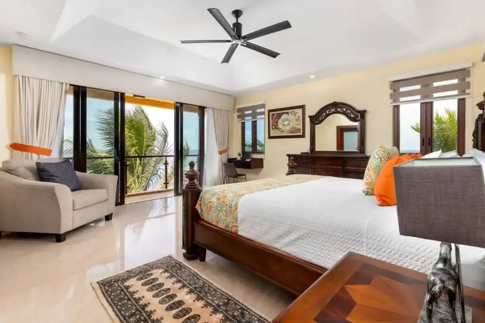 Breathtaking Oceanfront Luxe Villa in Tower Isle Jacuzzi Pool Fully Staffed