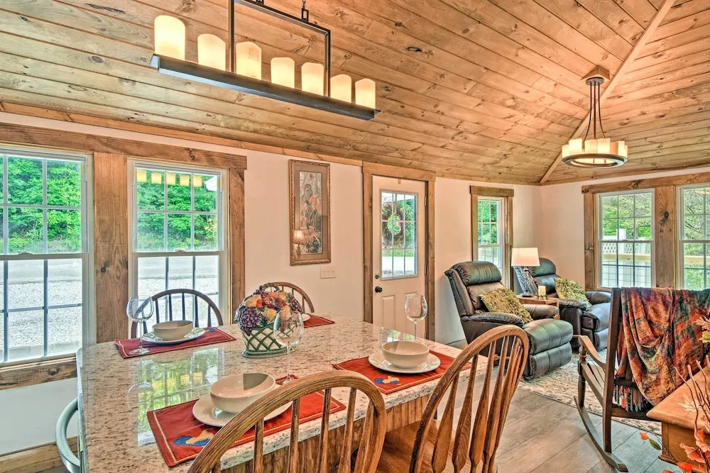 3 Mi to Downtown: Renovated Highlands Cottage
