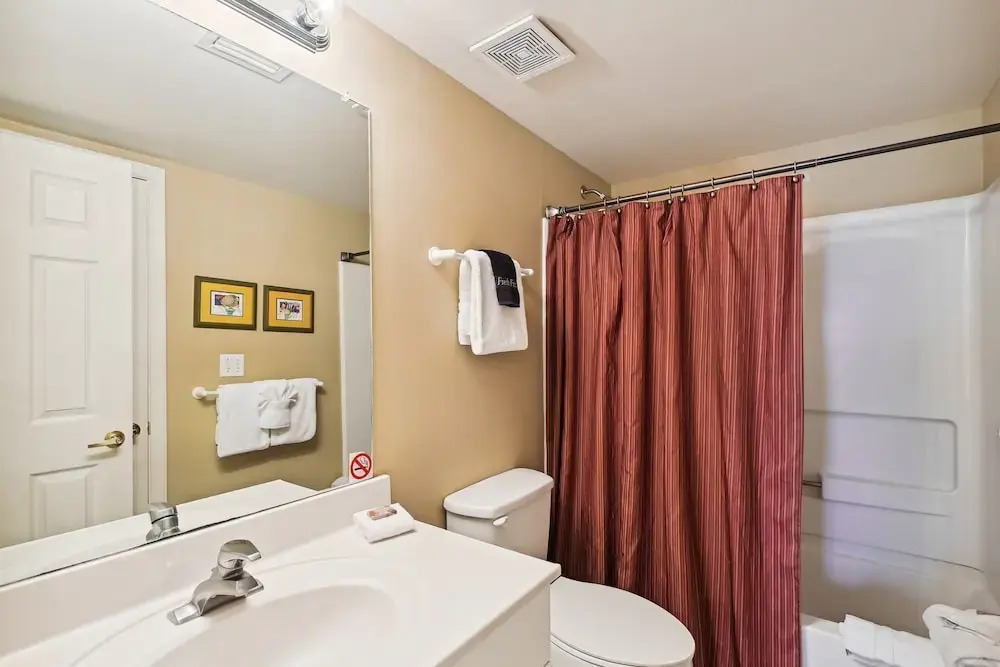 Seacrest 405 is 2 BR Gulfview on Okaloosa Island by RedAwning