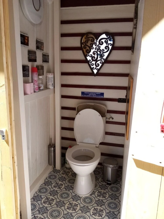 LES TONNEAUX DE LEURE LOGEMENT INSOLITE
