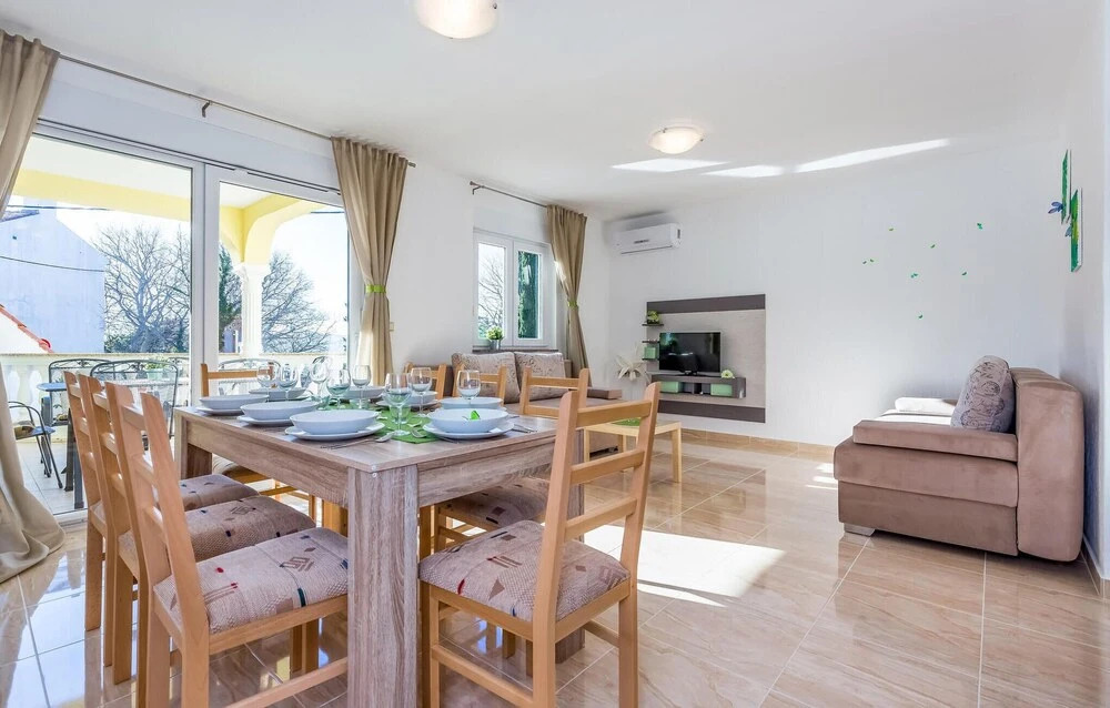 Amazing Home in Dramalj With 2 Bedrooms, Wifi and Outdoor Swimming Pool