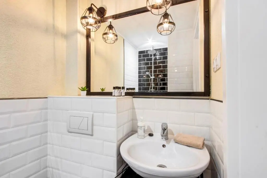 d.Five Jewish Quarter Loft