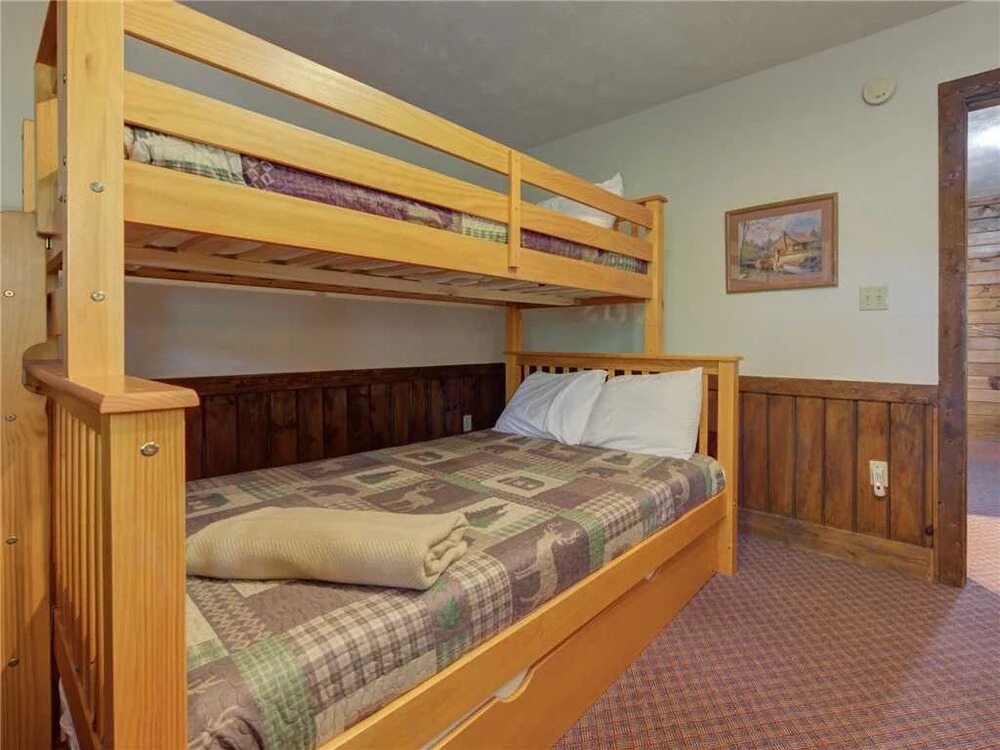 Hibernation Station - Three Bedroom Cabin