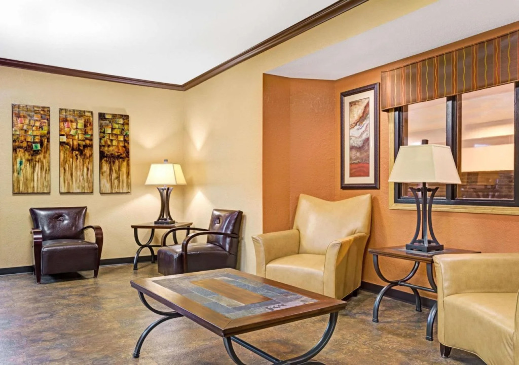 Blaine Town Inn & Suites