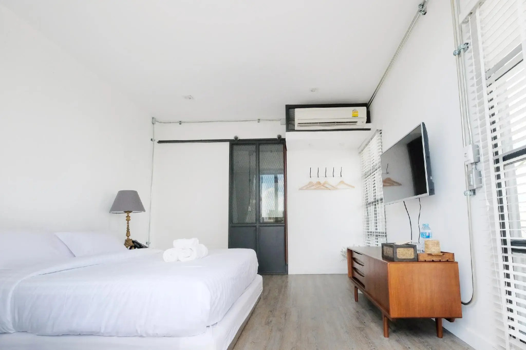 Iron32 Hotel