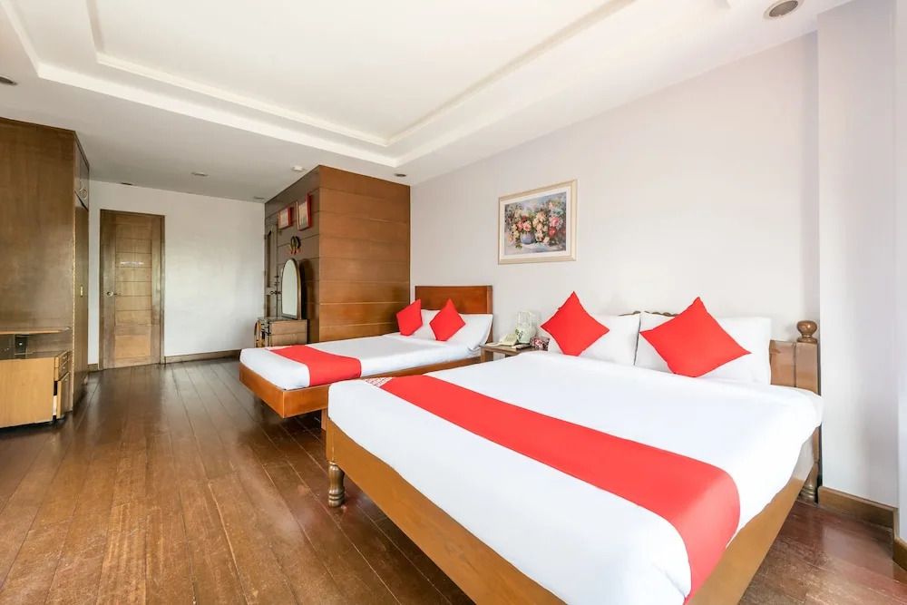 OYO 172 Rivera Hotel