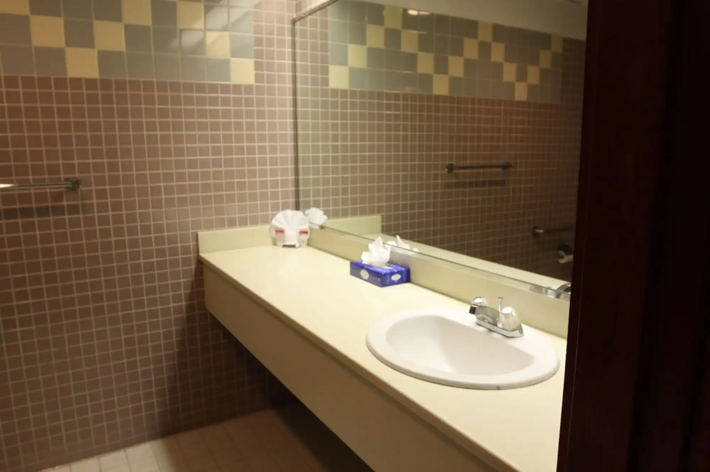 Metro Plaza Hotel