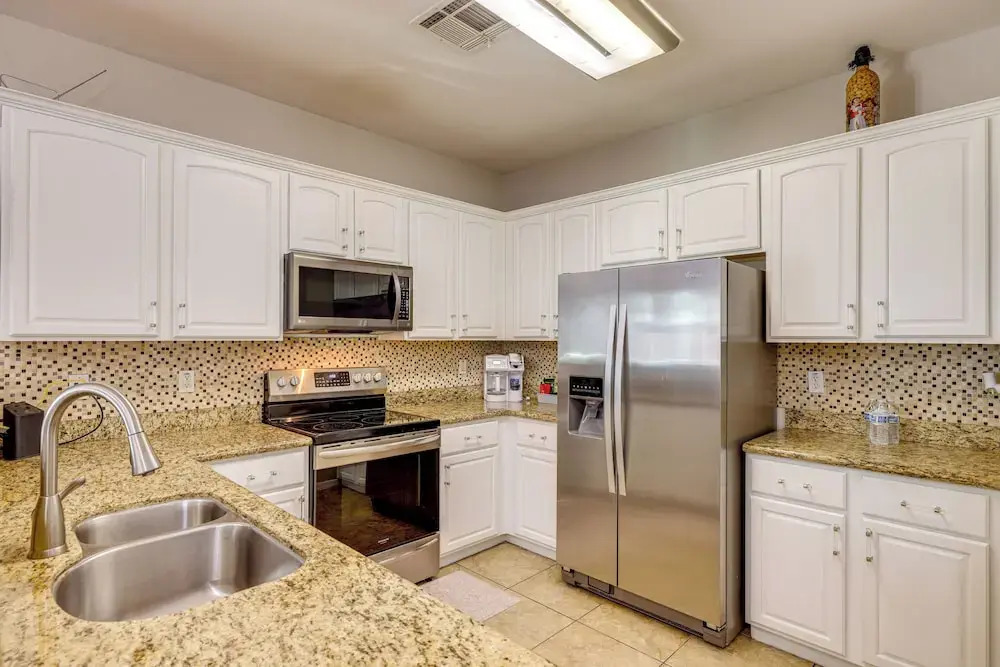 2 Mi to Desert Diamond Arena: Home w/ Patio!