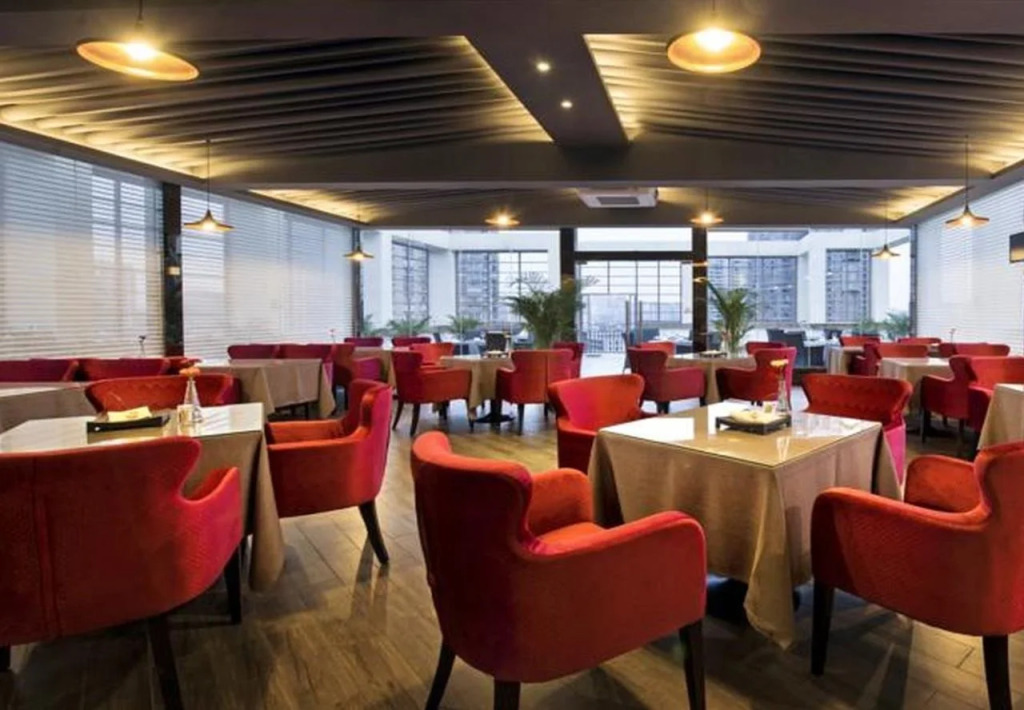 Howdy Smart Hotel