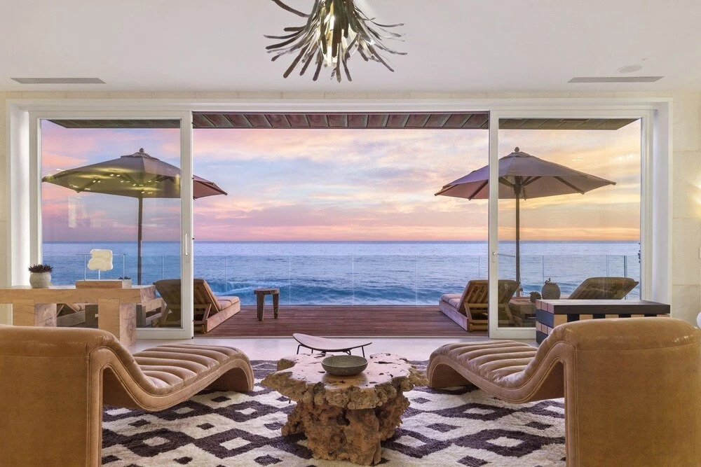 Villa Beach Essence