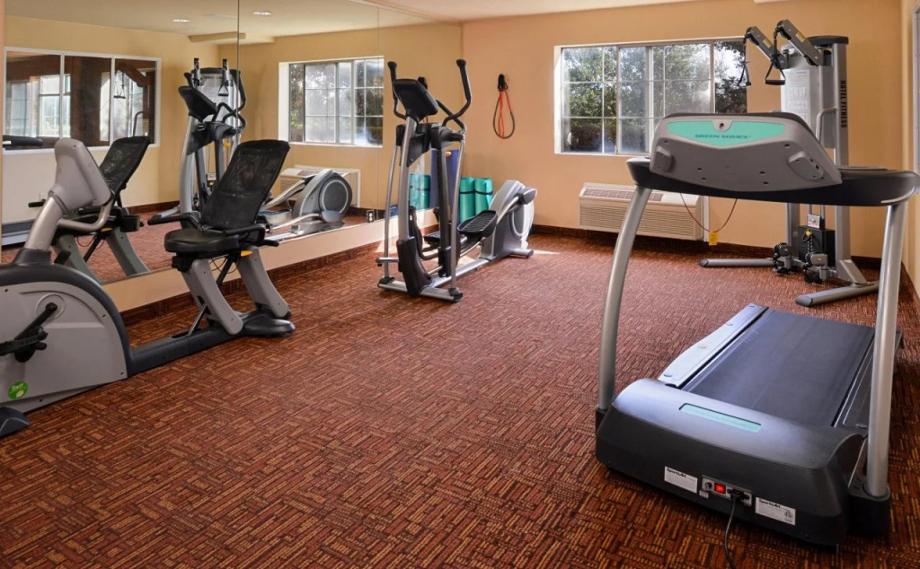Holiday Inn Express & Suites Watsonville by IHG