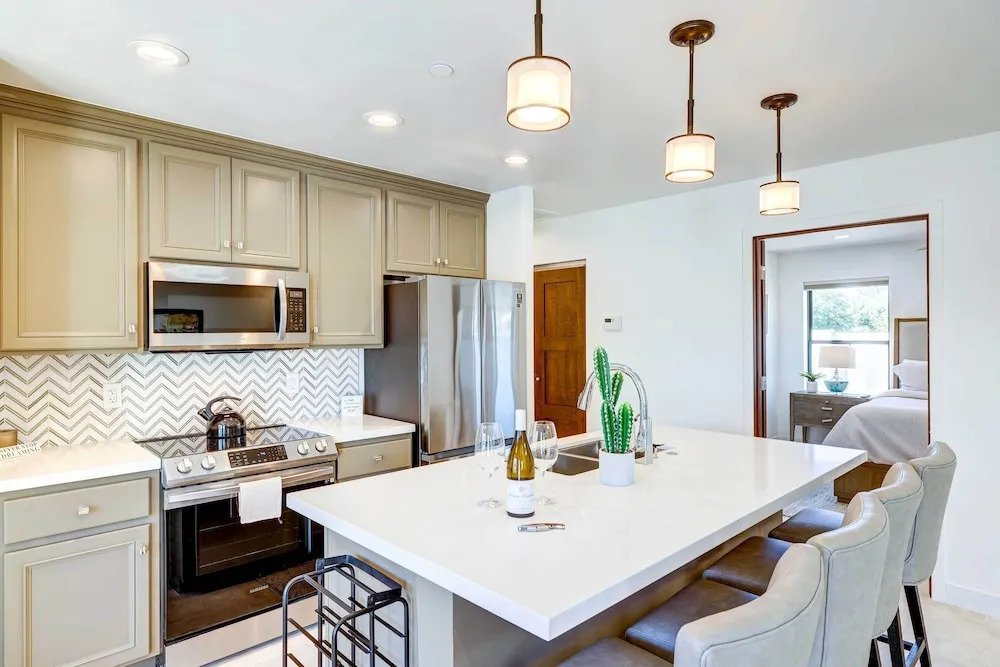 Paradise Valley Abode: Pool, Near Downtown Phoenix