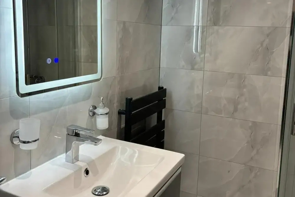 Cozy 2 Bed Property in High Wycombe Tn