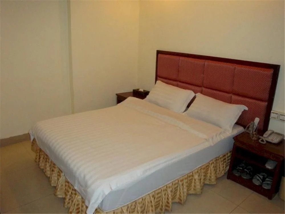 Baojiang Yingbin Hotel