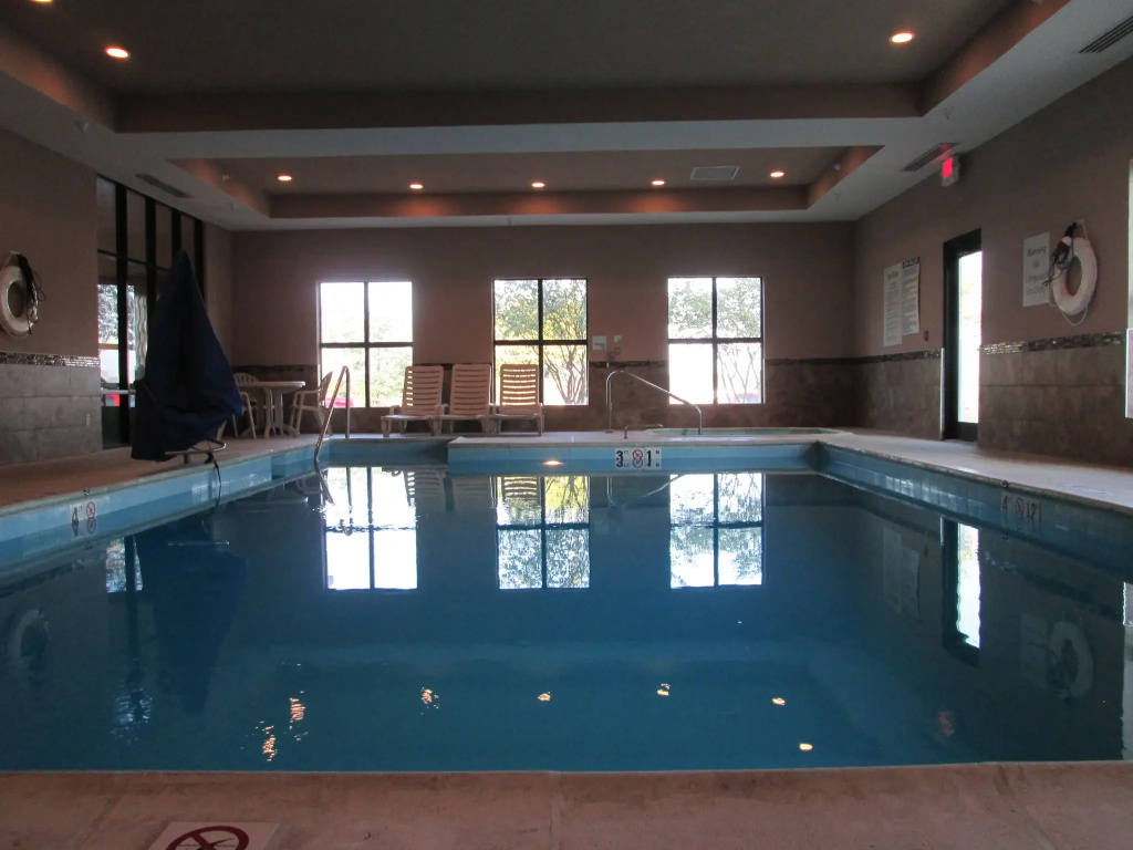 Holiday Inn Express Cloverdale - Greencastle by IHG